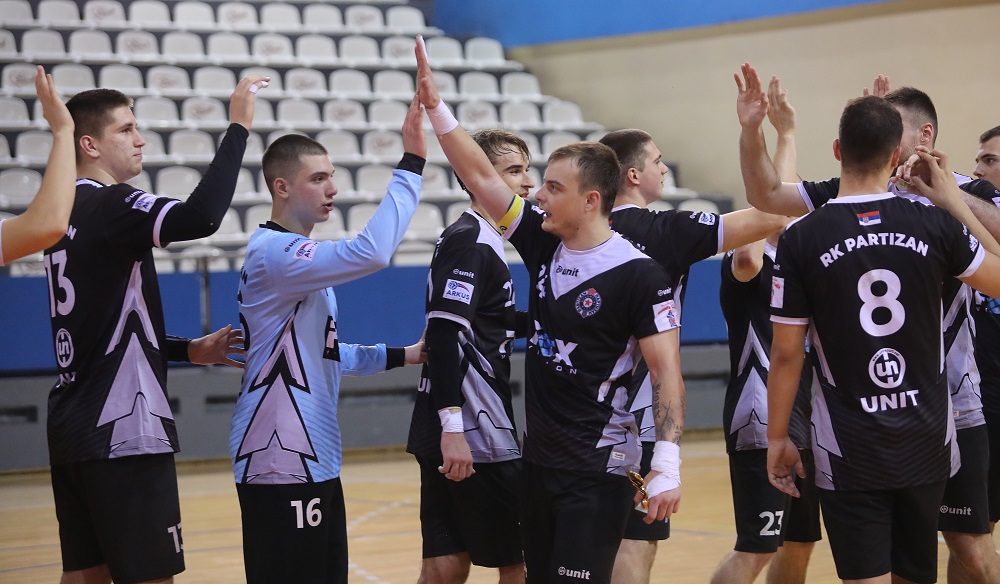 PARTIZAN BOLJI OD ŽELEZNIČARA: Crno-beli preko sedmeraca do F4 Kupa Srbije